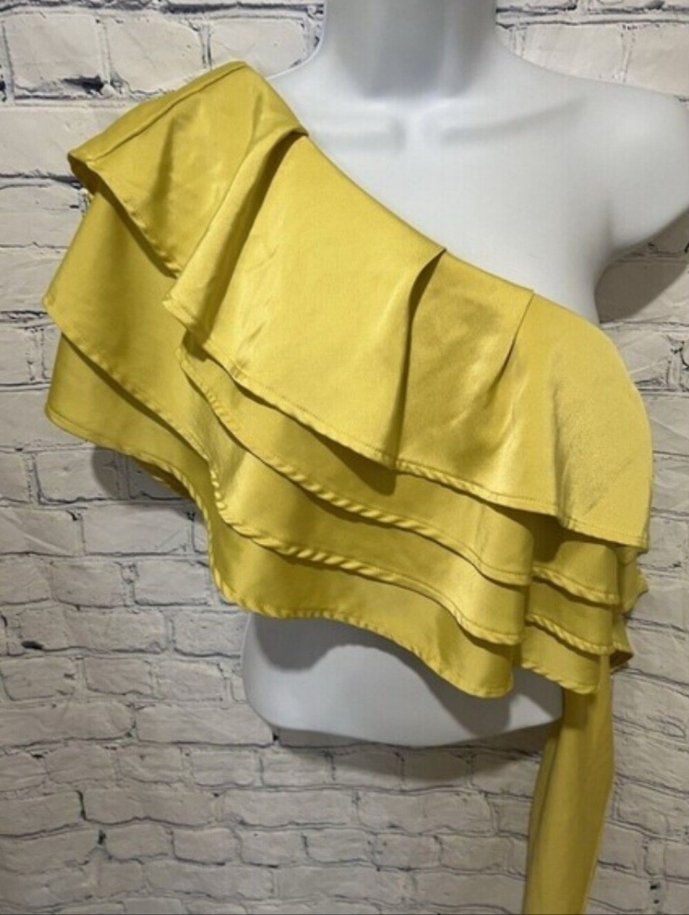 AEL Amy Enjoy Life One Shoulder Yellow Ruffle Rim Top Blouse Medium